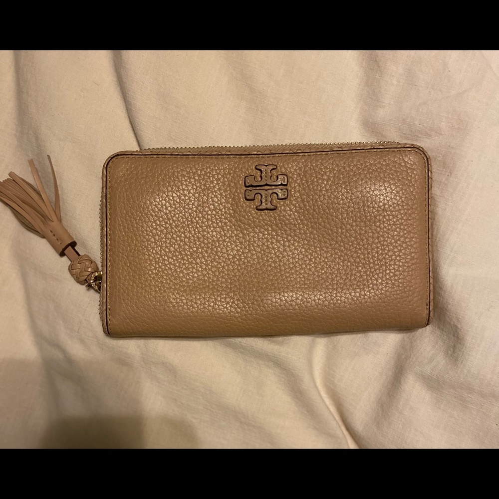 Tory Burch McGraw wallet with tassel